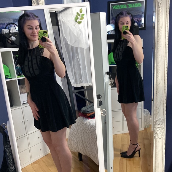 GORGEOUS Black Buffalo David Bitton Mini Dress with Leather&Lace Detailing - Picture 2 of 11